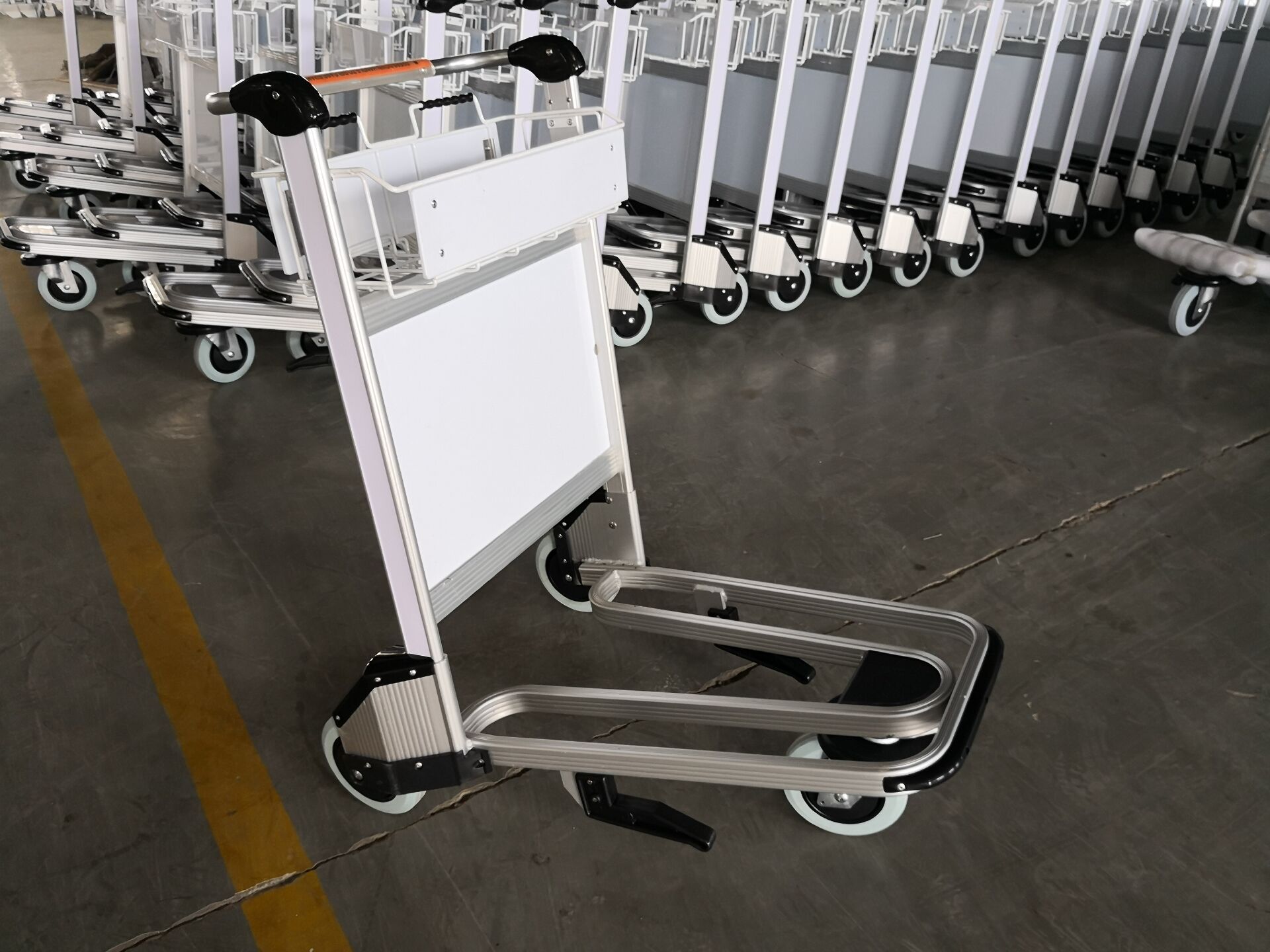 What's Airport Luggage Trolley?